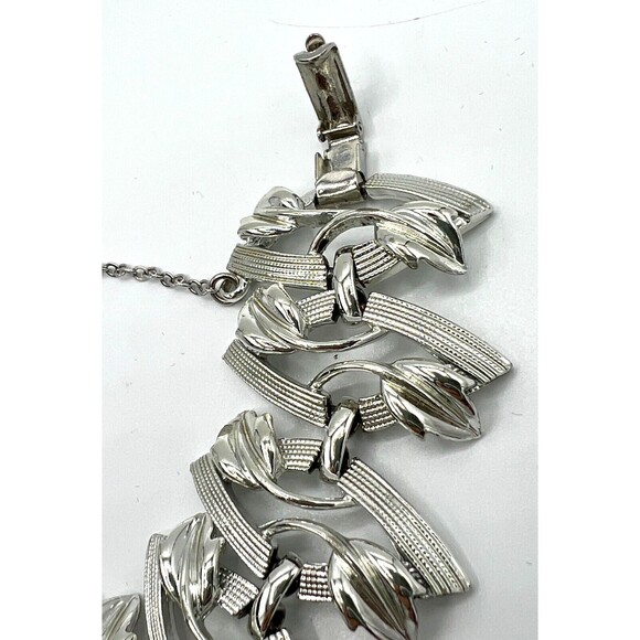 Vintage Bracelet Signed CORO‎ Silvertone Security Clasp and Chain Extender - Picture 5 of 11